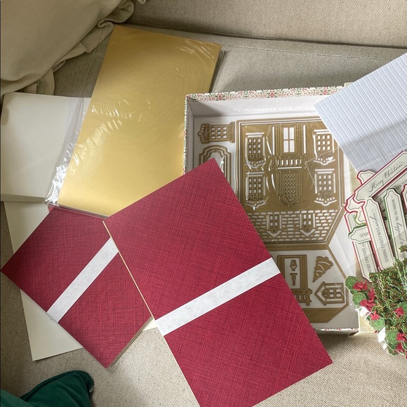 Anna Griffin Holiday Craft Box - Cream and Red - Picture 4 of 5